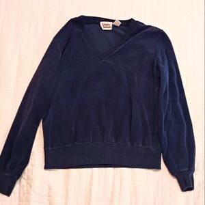 Country suburbans sweater